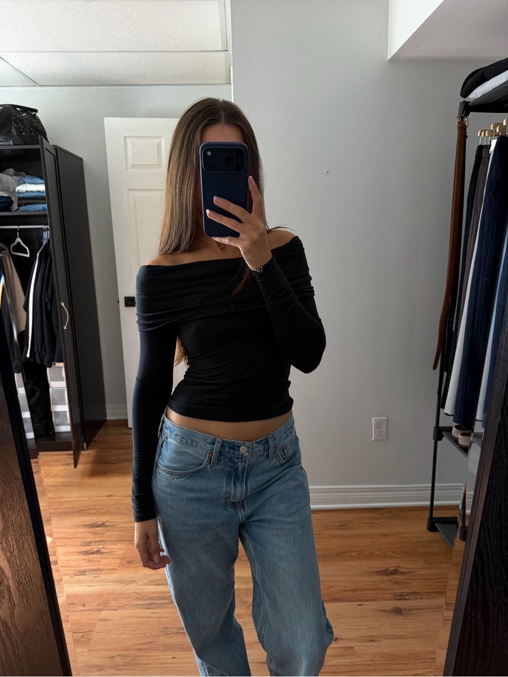 Babaton Off-Shoulder Long-Sleeve Top